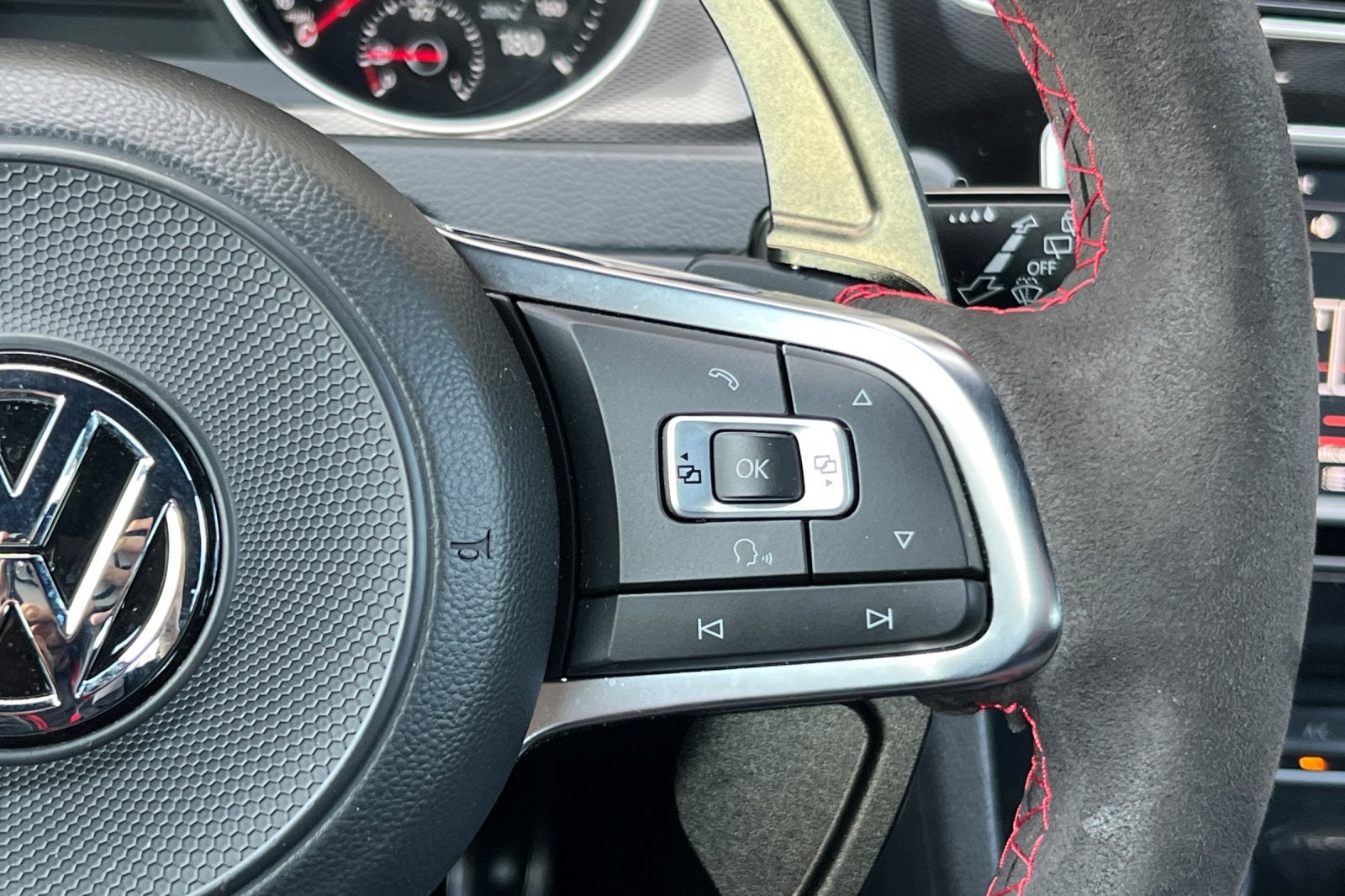 2017 Volkswagen Golf GTI Sport