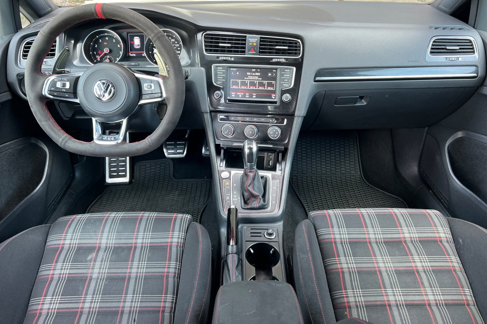 2017 Volkswagen Golf GTI Sport