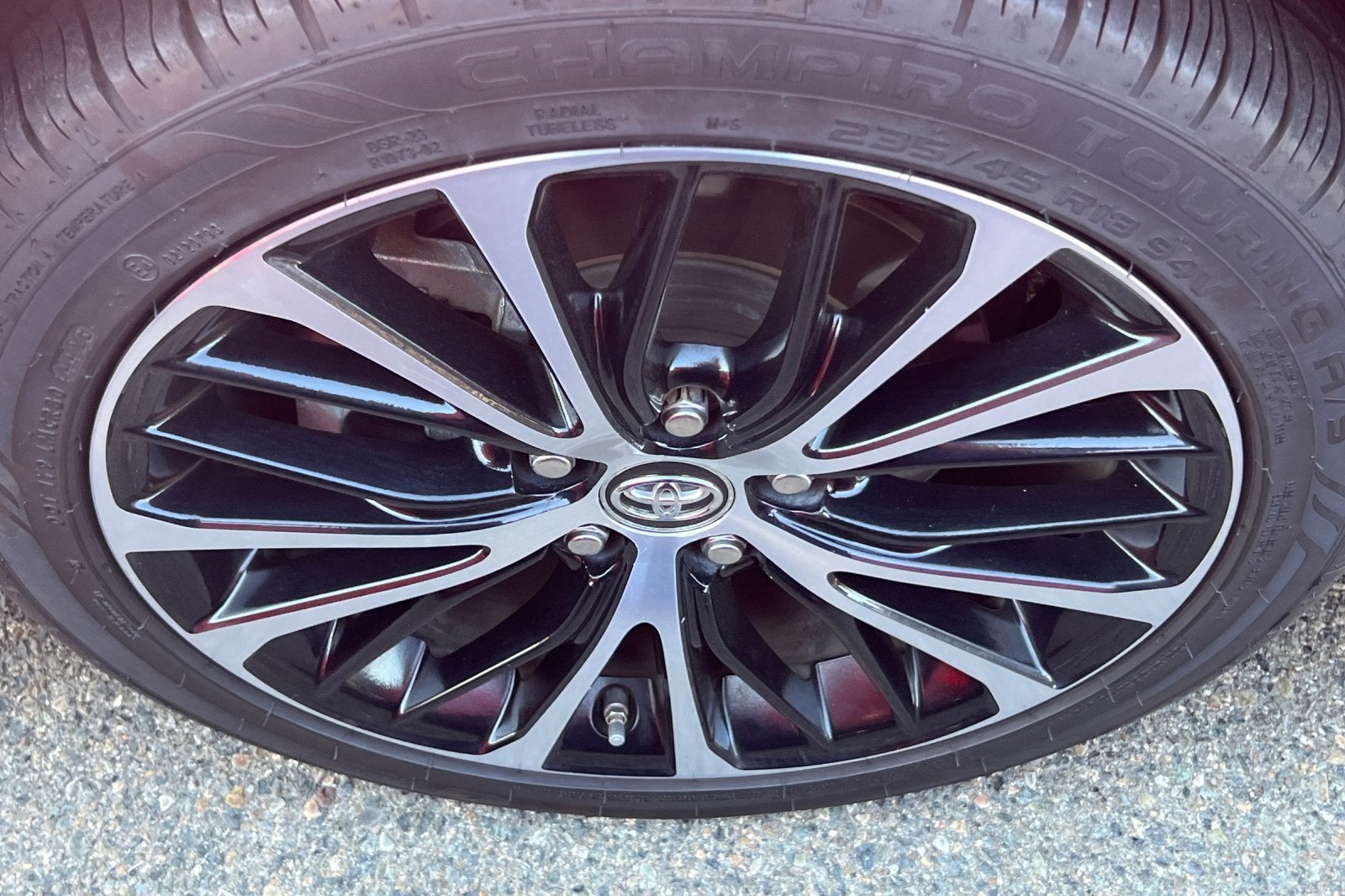 2019 Toyota Camry Hybrid SE