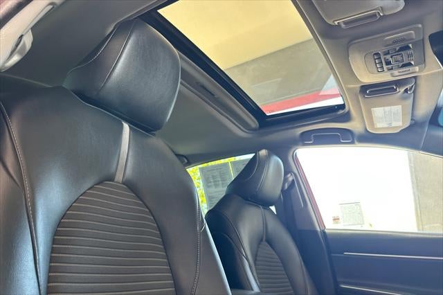 2019 Toyota Camry Hybrid SE