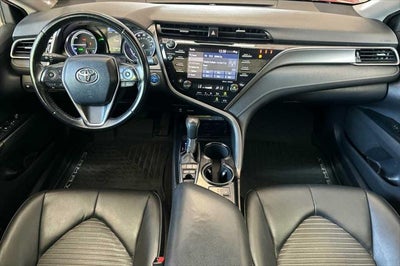 2019 Toyota Camry Hybrid SE