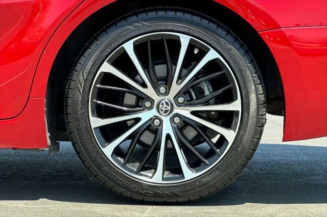 2019 Toyota Camry Hybrid SE