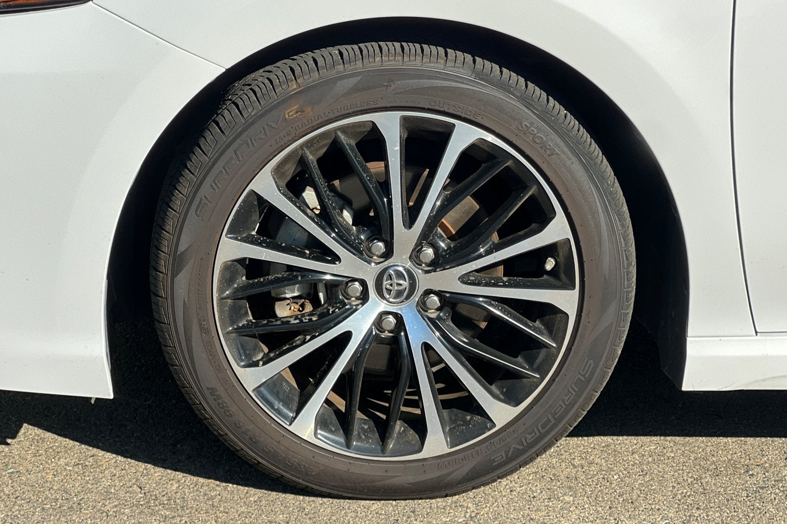2019 Toyota Camry Hybrid SE