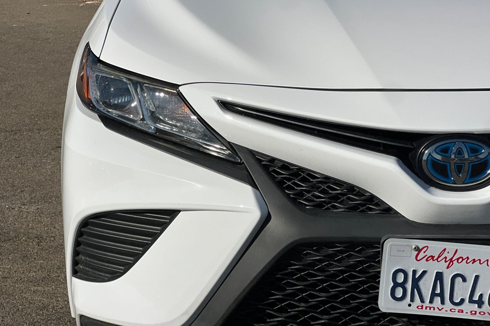 2019 Toyota Camry Hybrid SE