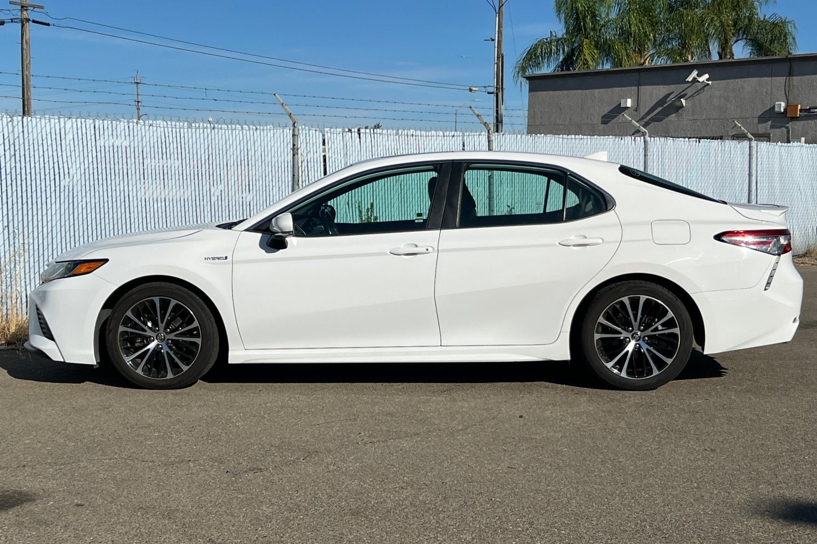 2019 Toyota Camry Hybrid SE