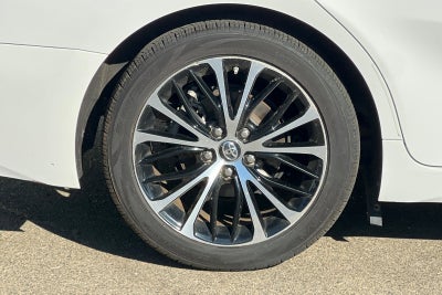 2019 Toyota Camry Hybrid SE