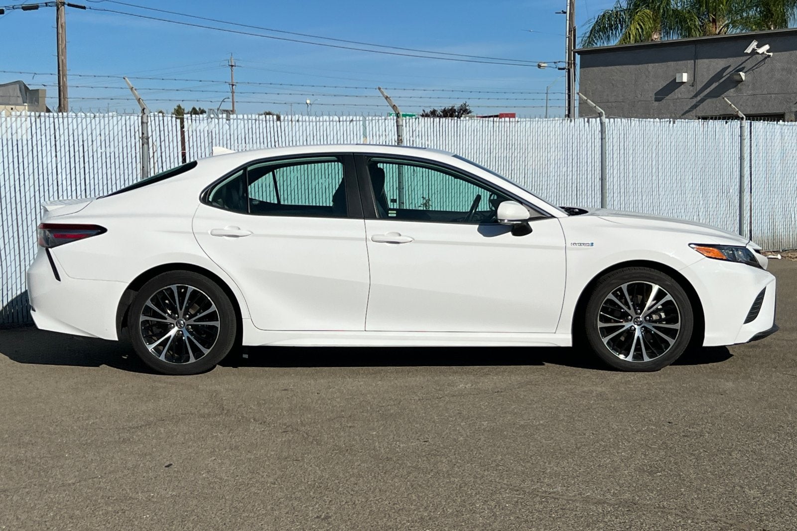 2019 Toyota Camry Hybrid SE