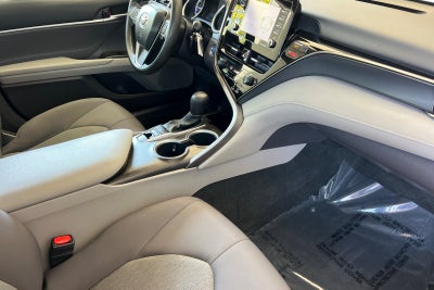 2022 Toyota Camry Hybrid LE