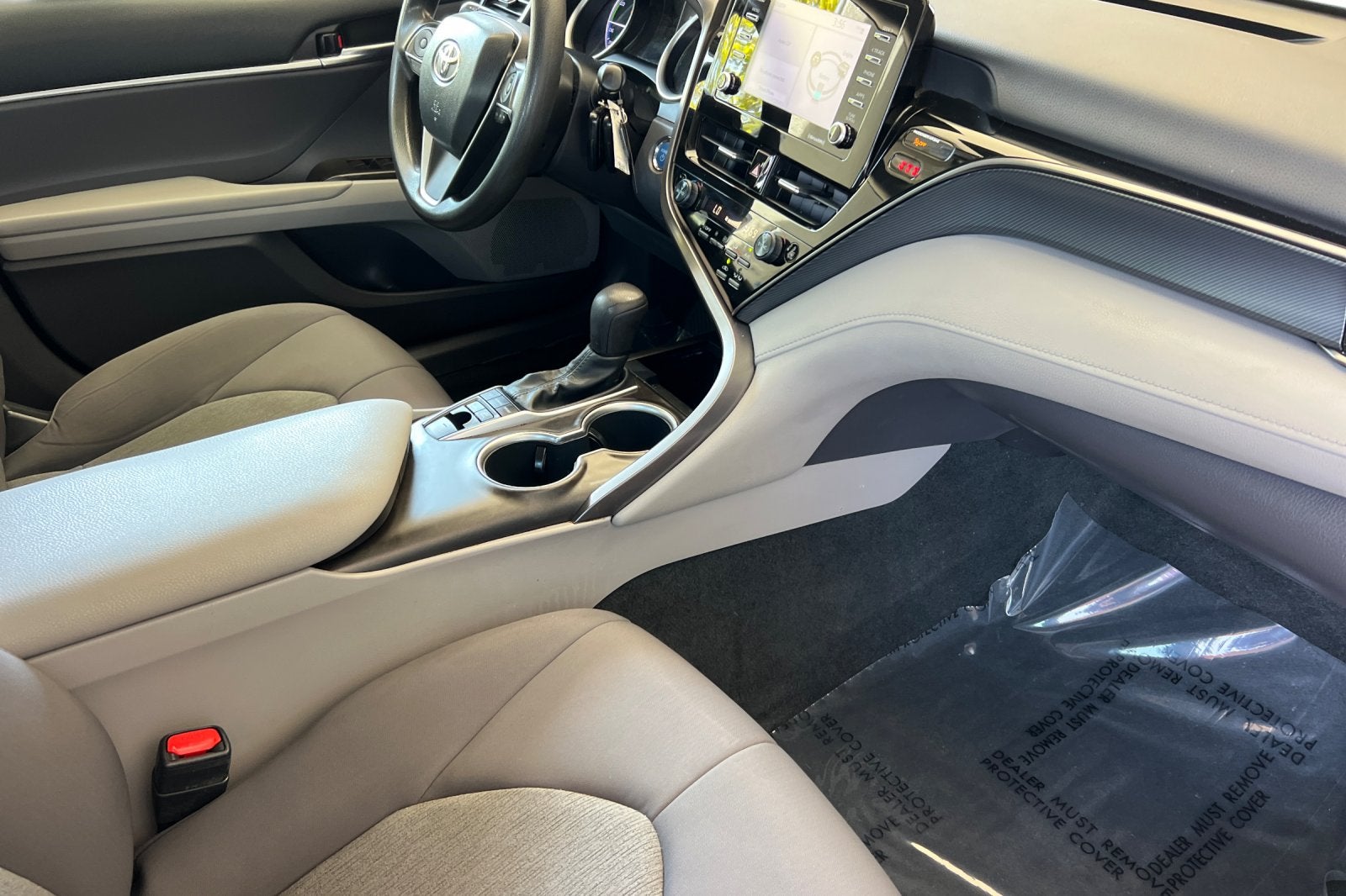 2022 Toyota Camry Hybrid LE