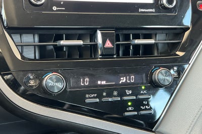 2022 Toyota Camry Hybrid LE