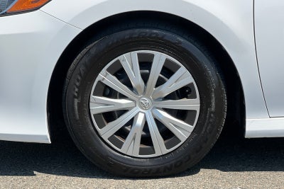 2022 Toyota Camry Hybrid LE