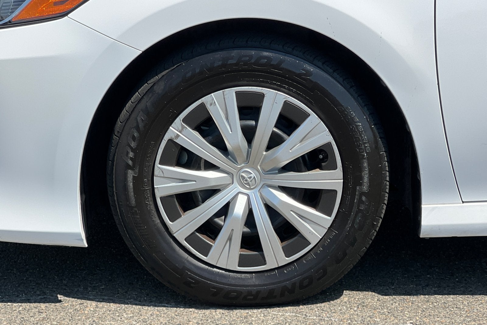 2022 Toyota Camry Hybrid LE