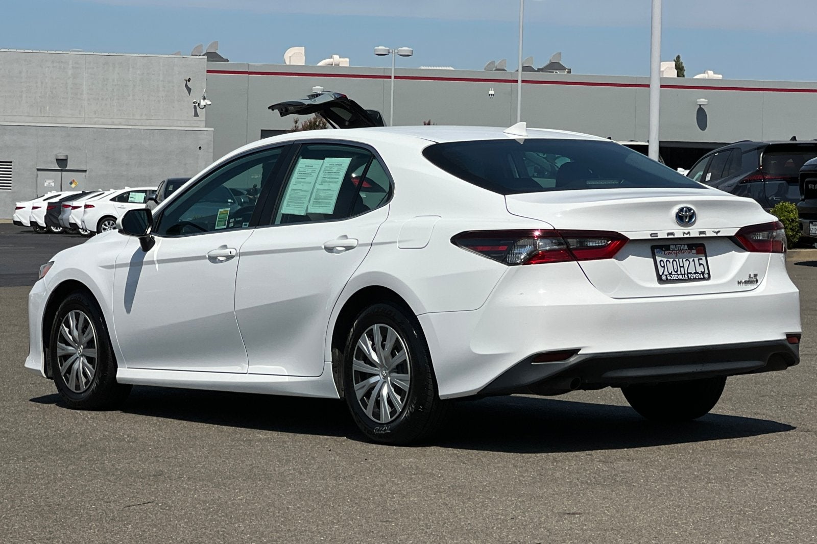 2022 Toyota Camry Hybrid LE