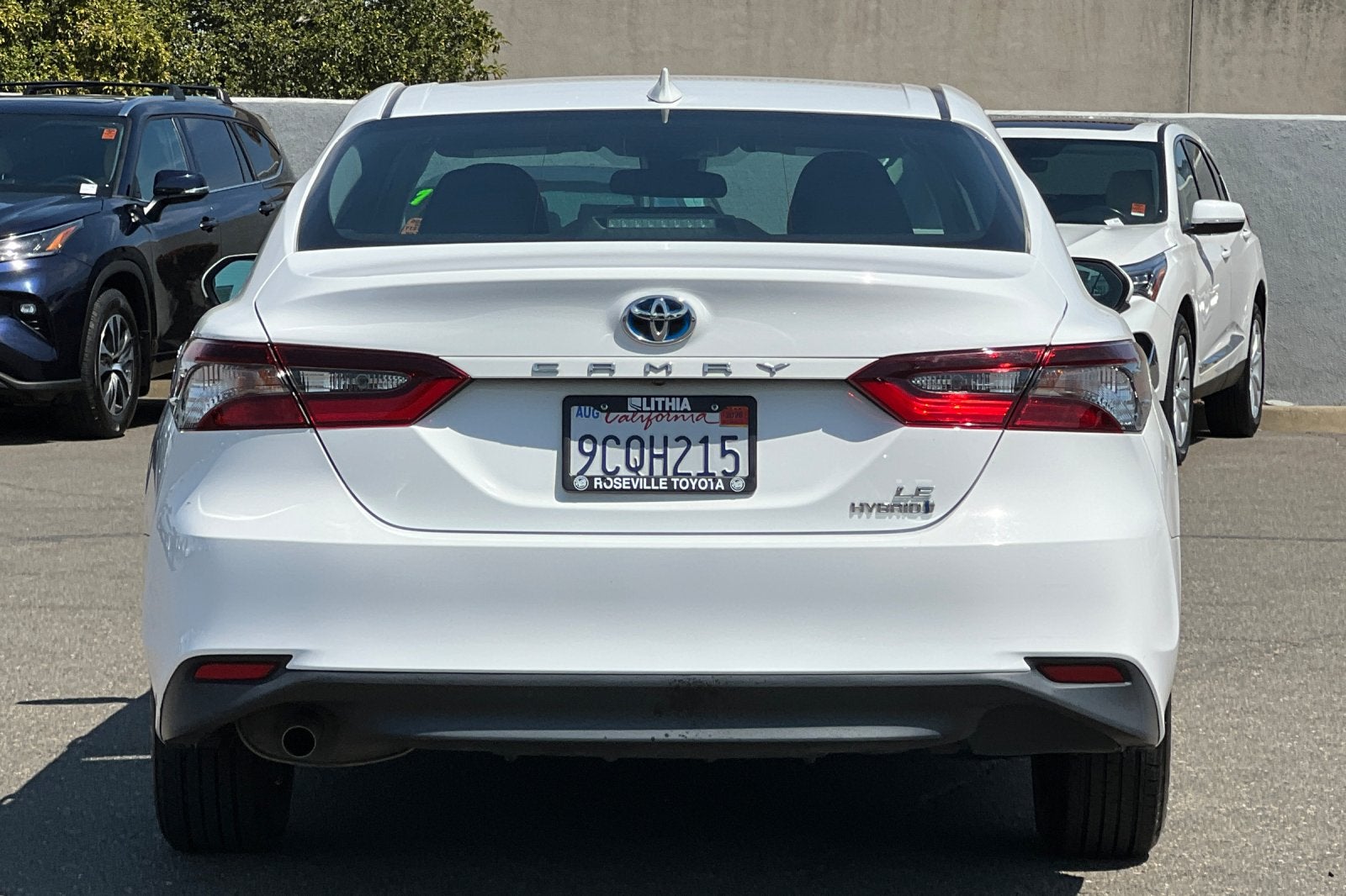 2022 Toyota Camry Hybrid LE