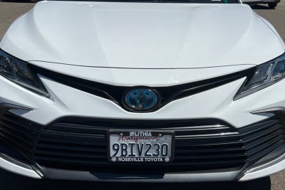 2022 Toyota Camry Hybrid LE