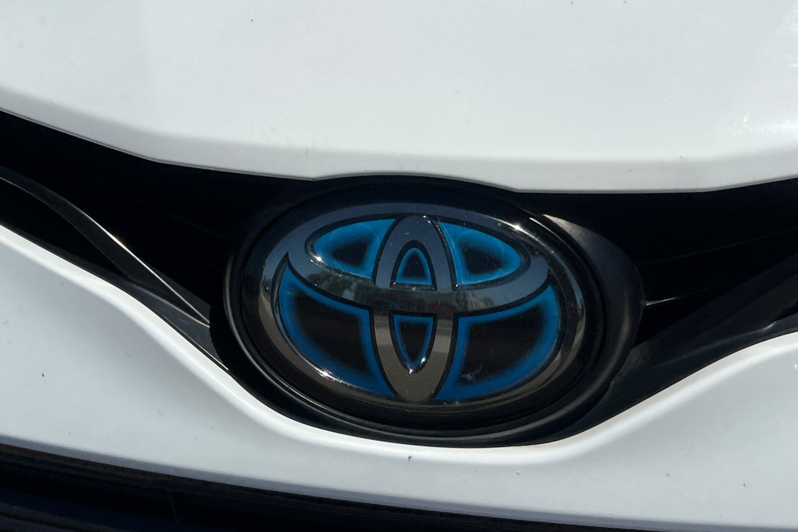 2022 Toyota Camry Hybrid LE