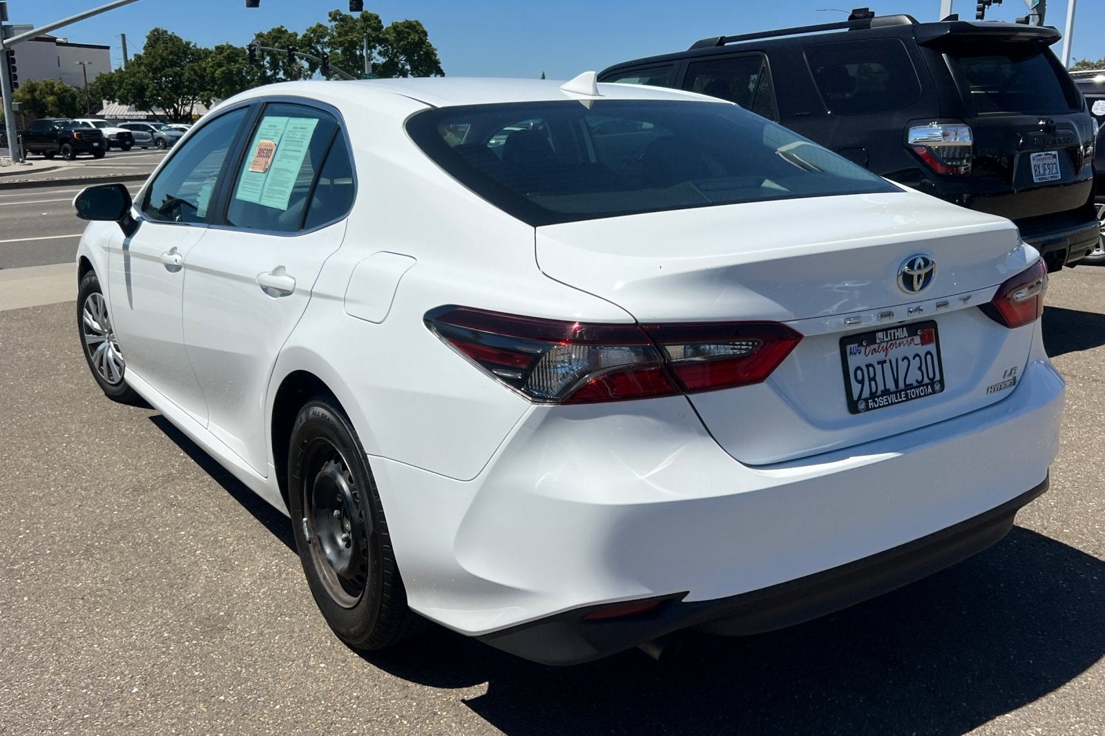 2022 Toyota Camry Hybrid LE