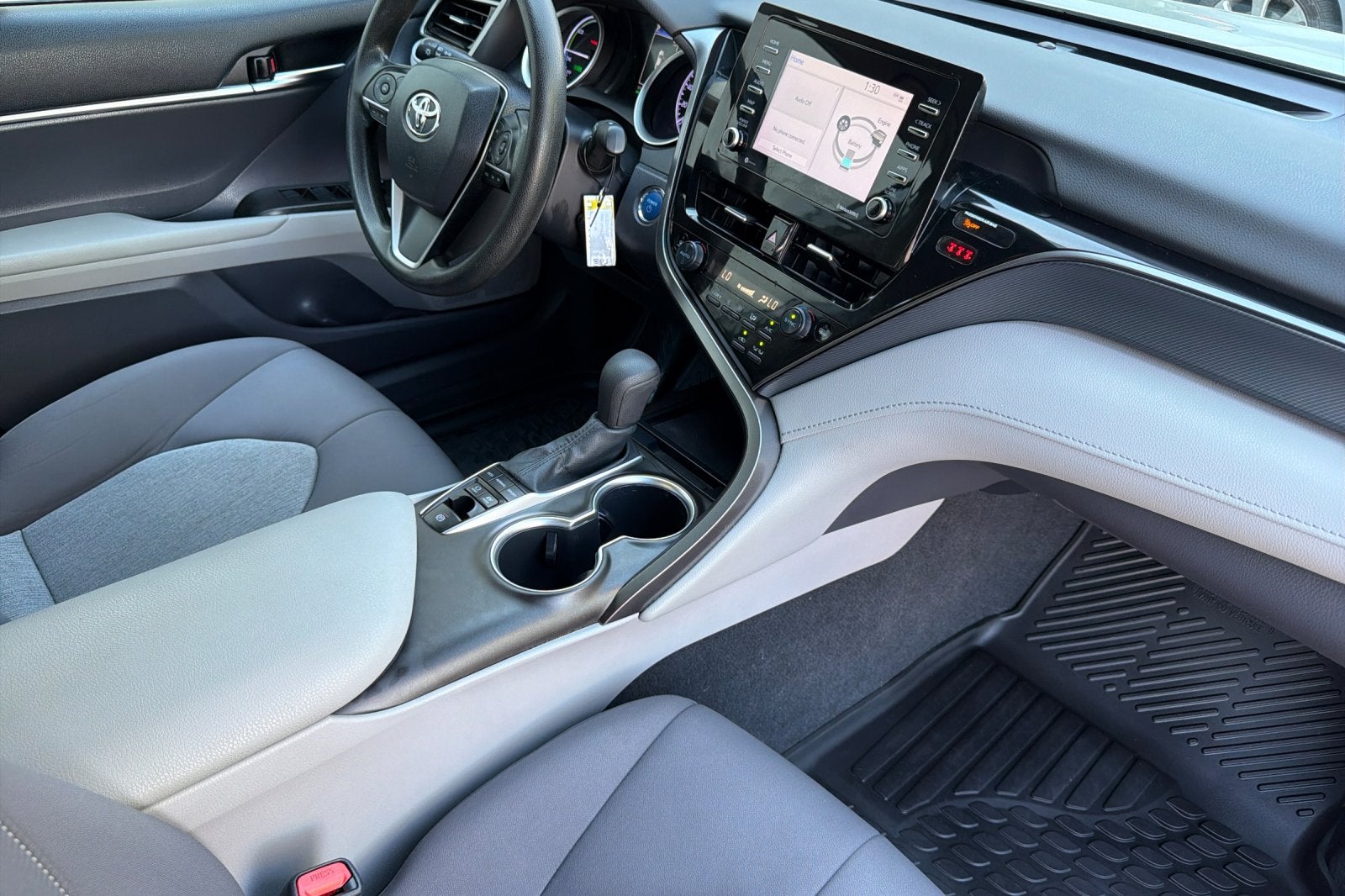 2022 Toyota Camry Hybrid LE