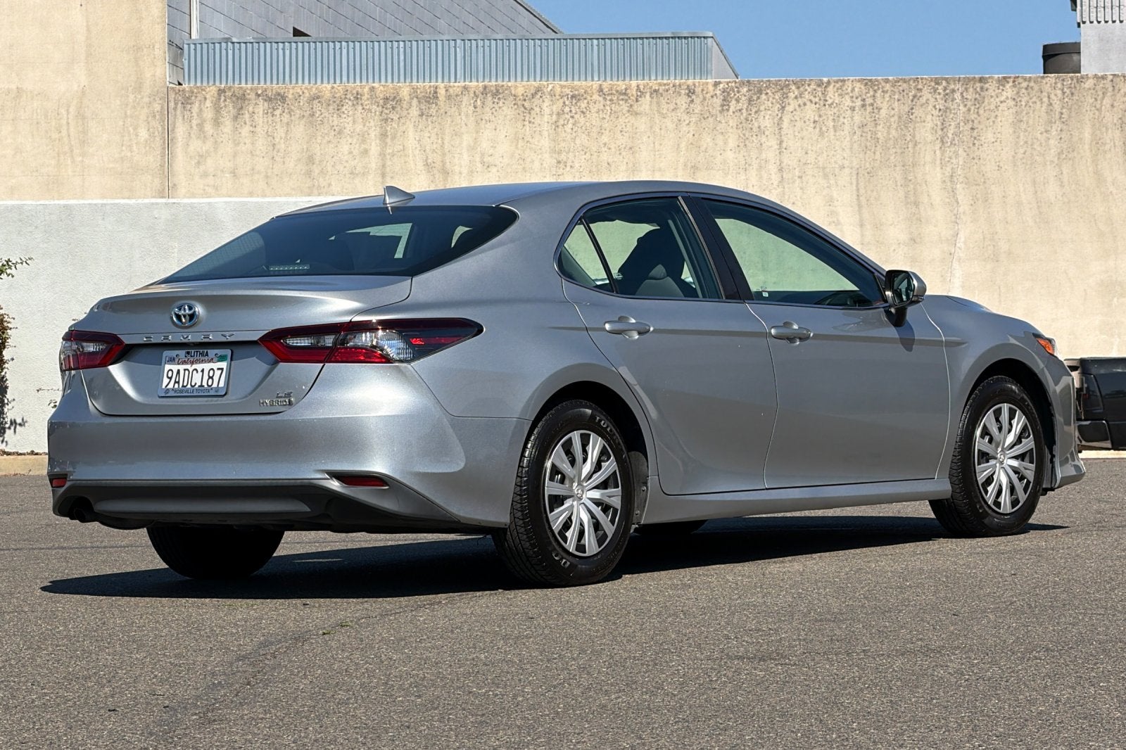 2022 Toyota Camry Hybrid LE