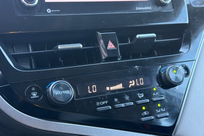 2022 Toyota Camry Hybrid LE
