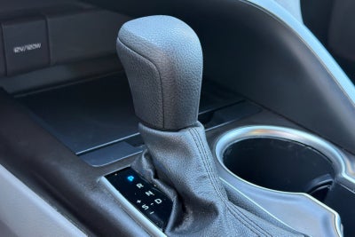 2022 Toyota Camry Hybrid LE