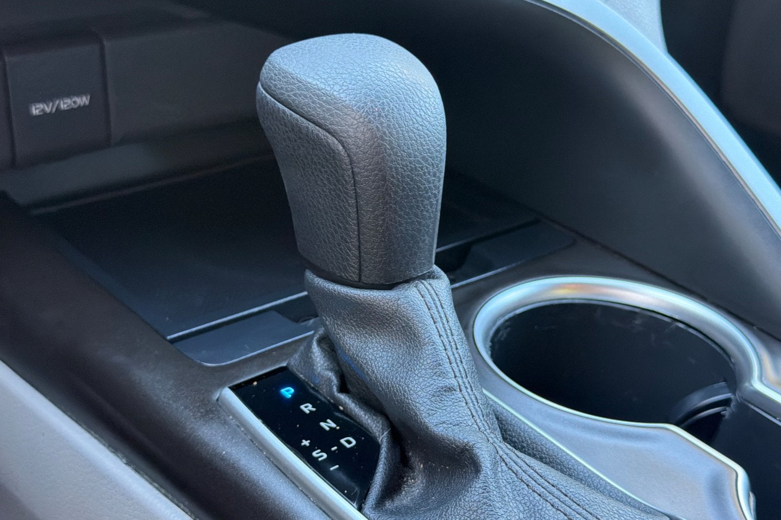 2022 Toyota Camry Hybrid LE