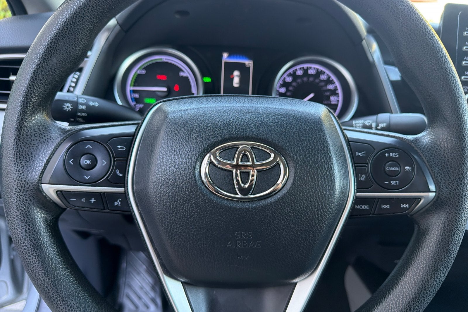 2022 Toyota Camry Hybrid LE