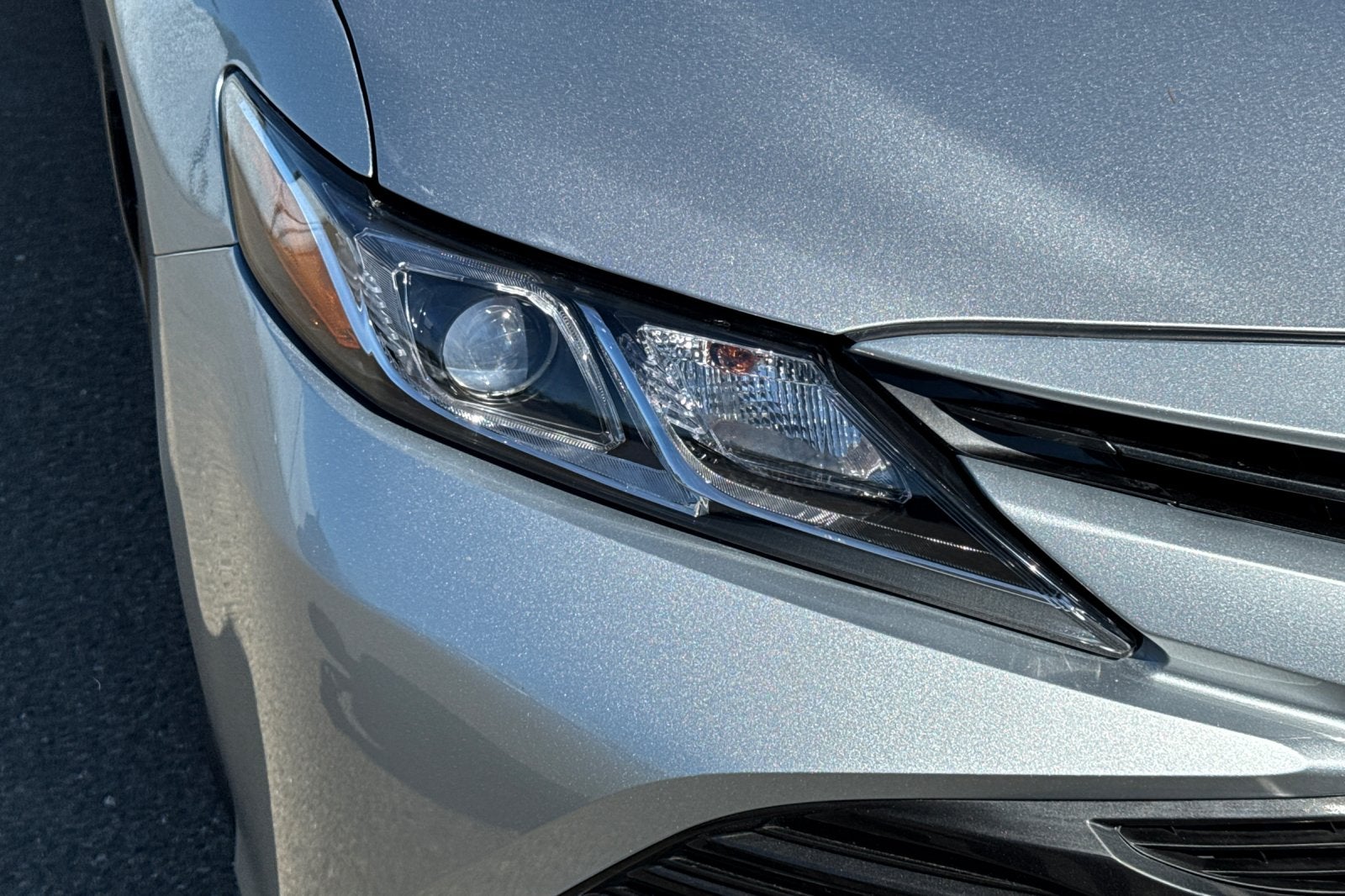 2020 Toyota Camry Hybrid LE