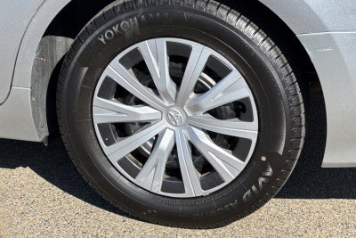 2020 Toyota Camry Hybrid LE