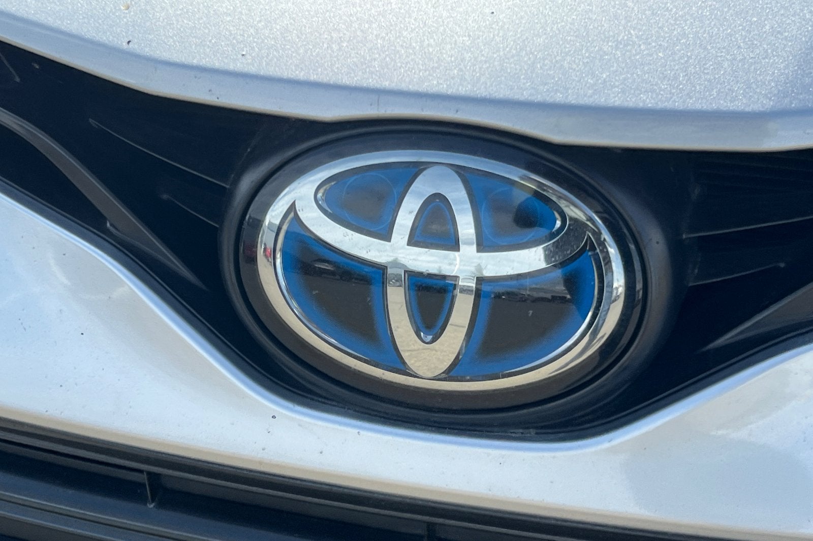 2023 Toyota Camry Hybrid LE