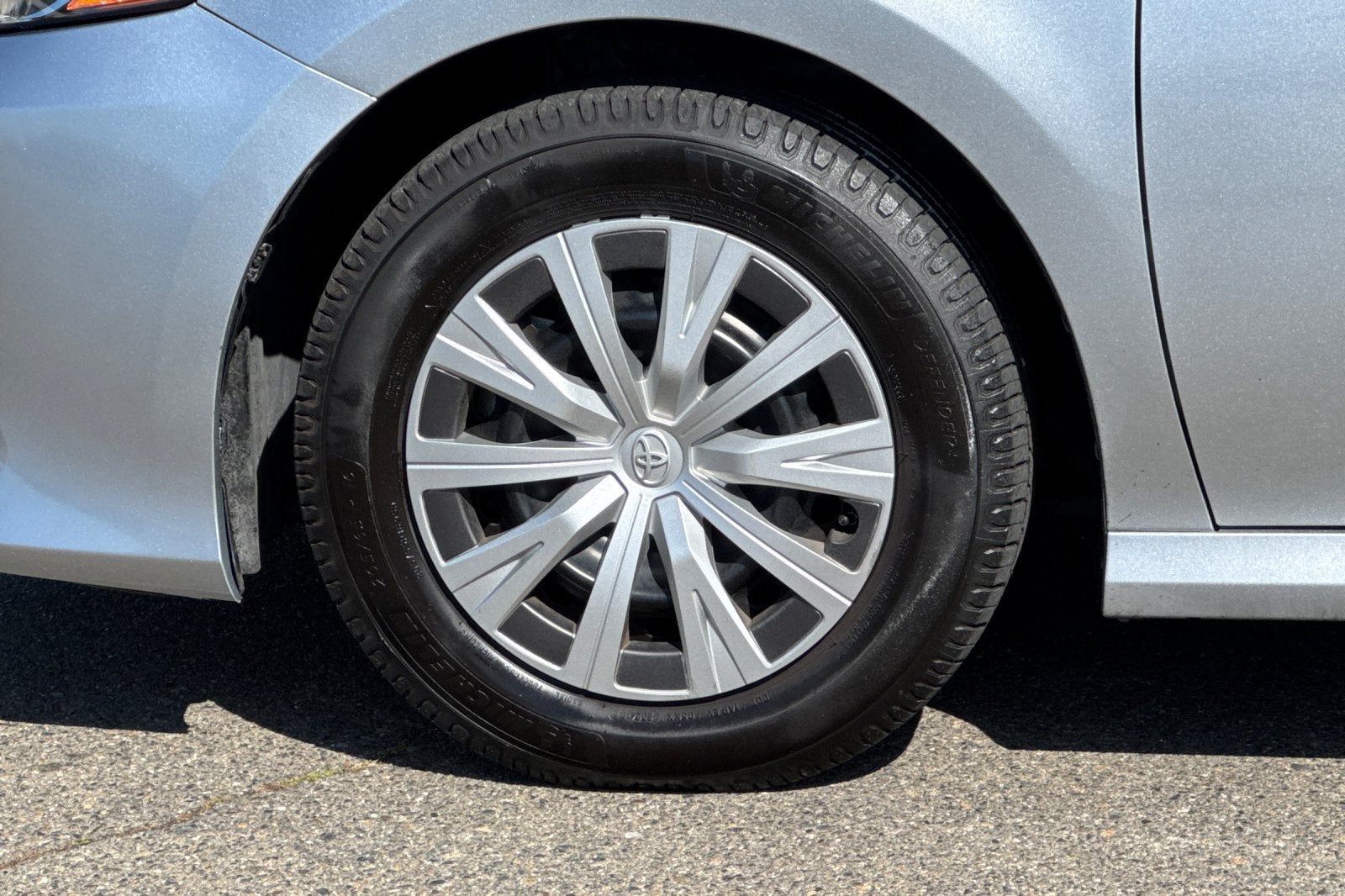 2023 Toyota Camry Hybrid LE