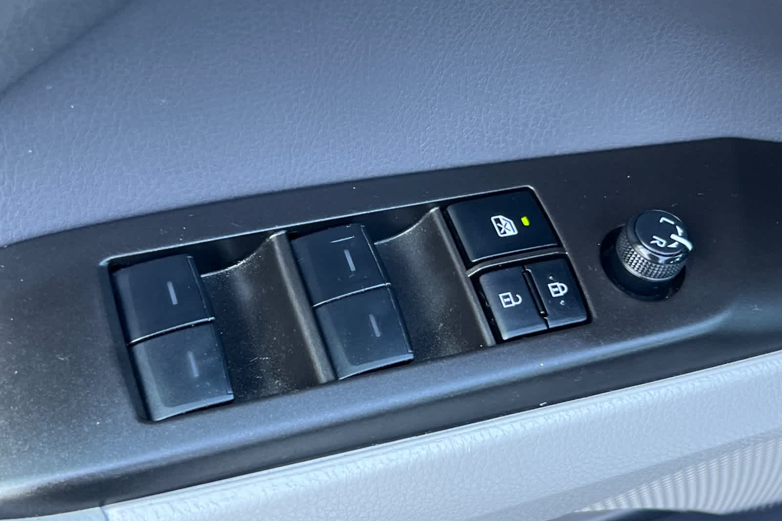 2023 Toyota Camry Hybrid LE