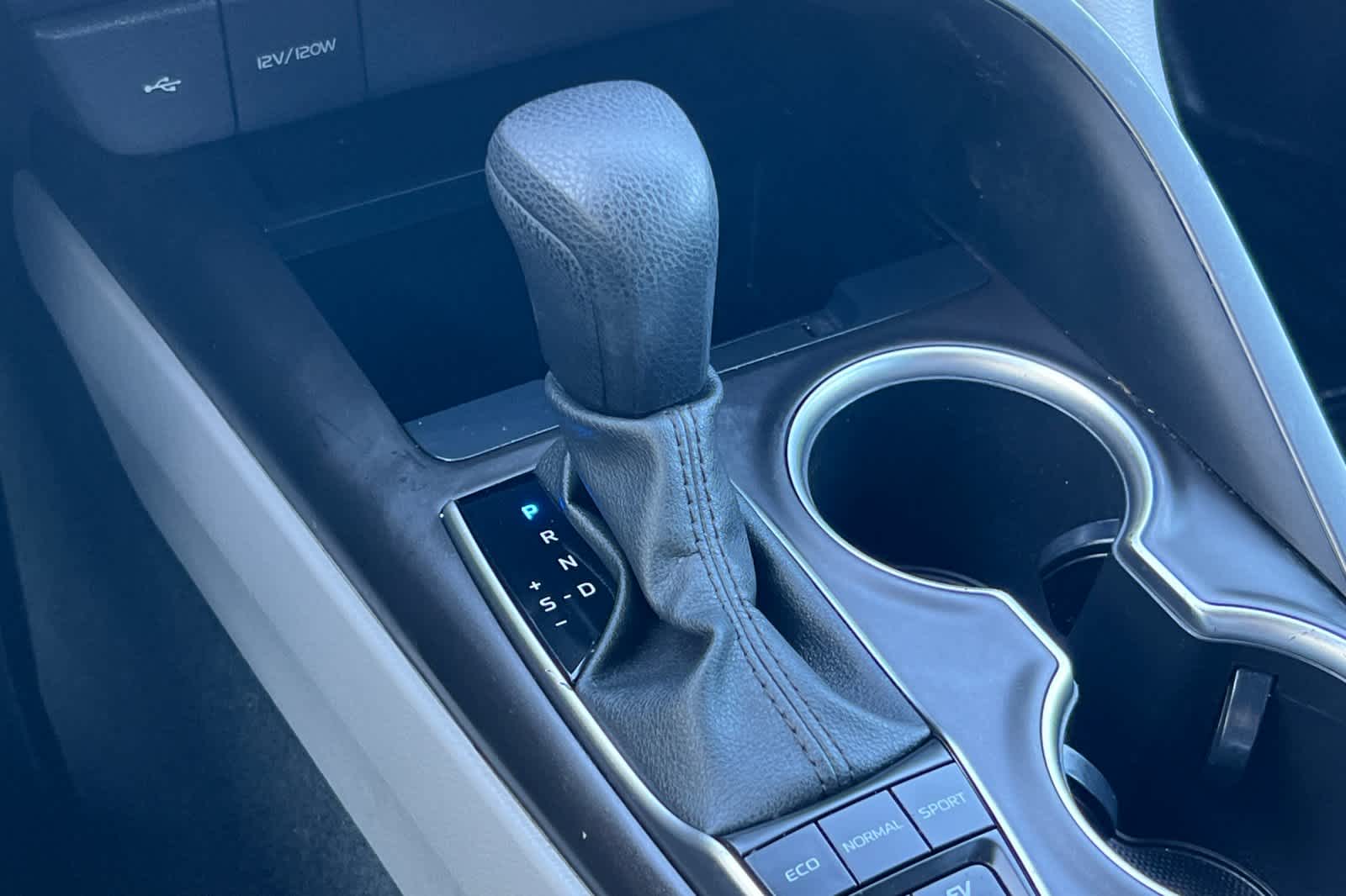2023 Toyota Camry Hybrid LE