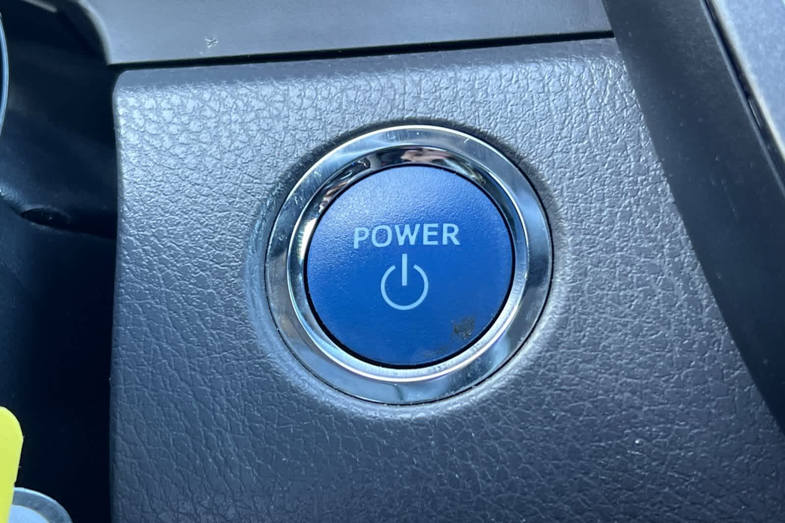 2023 Toyota Camry Hybrid LE