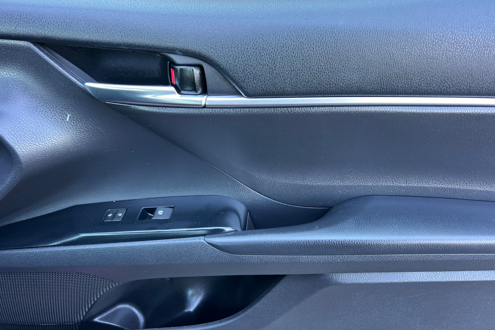 2020 Toyota Camry Hybrid LE
