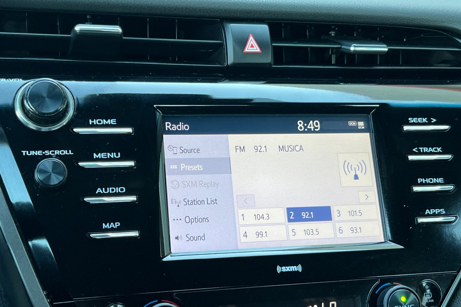2020 Toyota Camry Hybrid LE