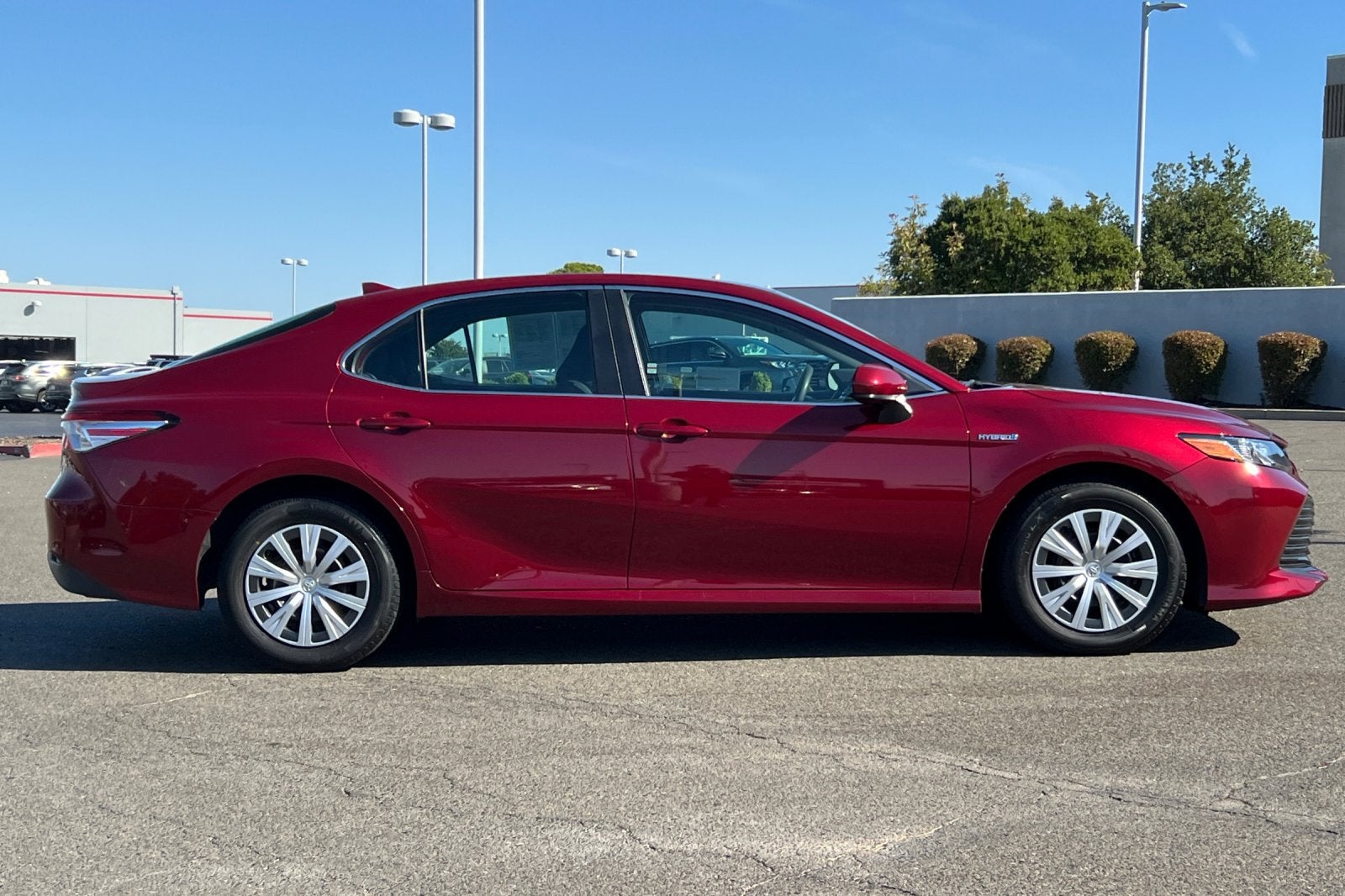 2020 Toyota Camry Hybrid LE