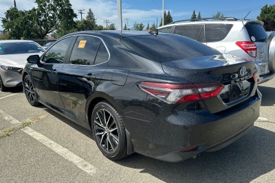2021 Toyota Camry Hybrid LE