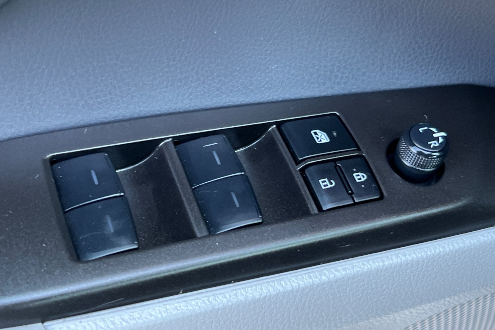 2023 Toyota Camry Hybrid LE