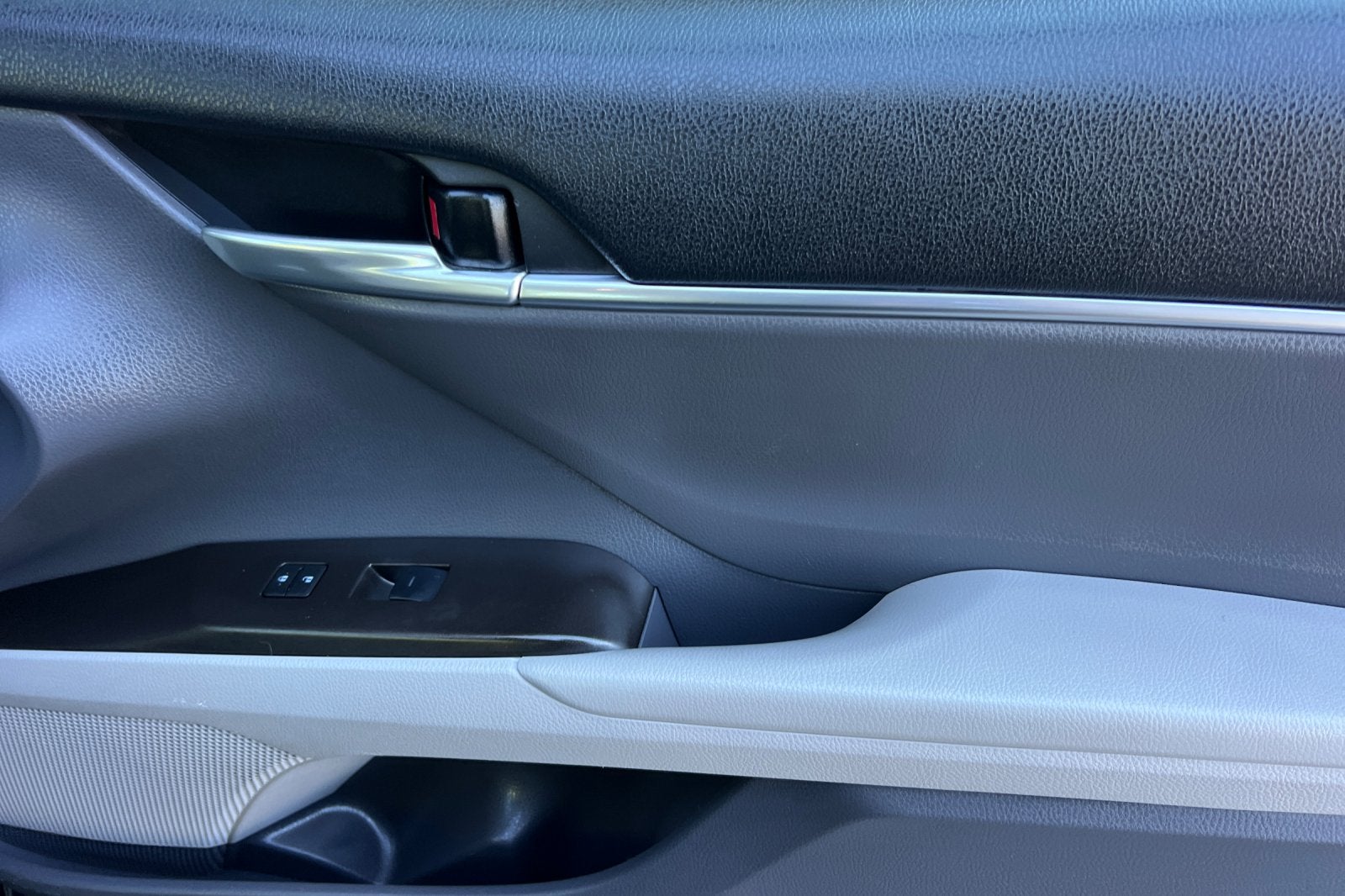 2021 Toyota Camry Hybrid LE