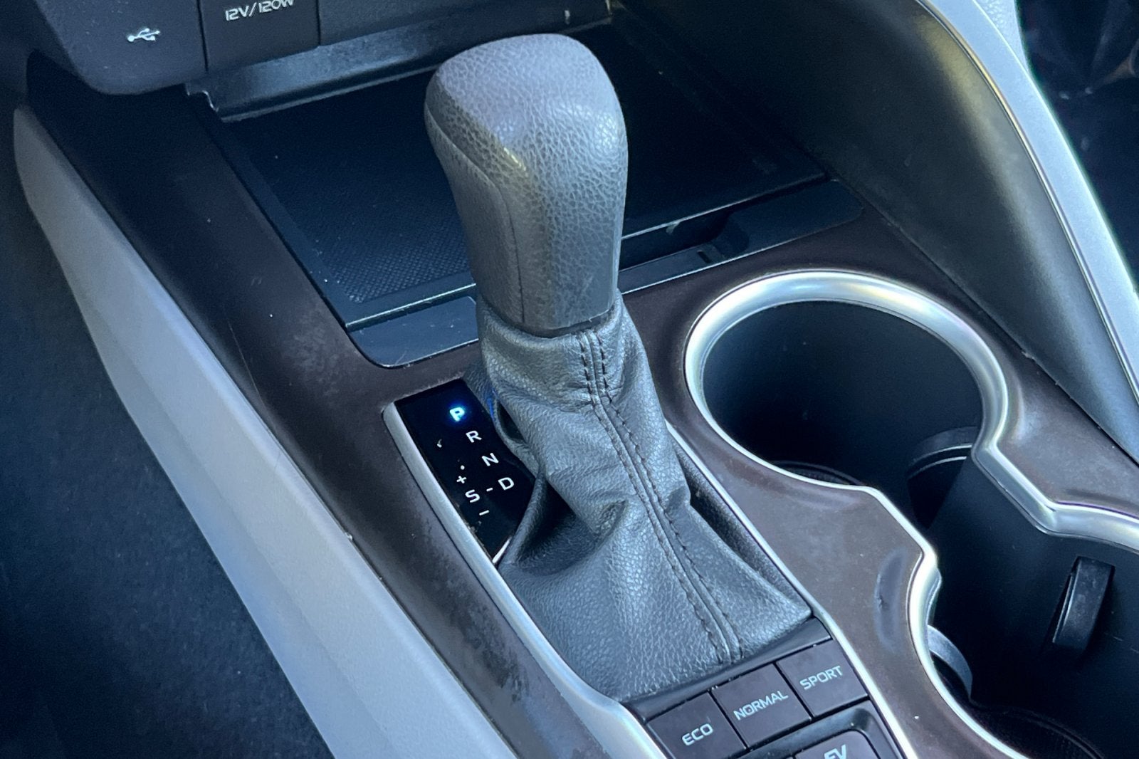2021 Toyota Camry Hybrid LE