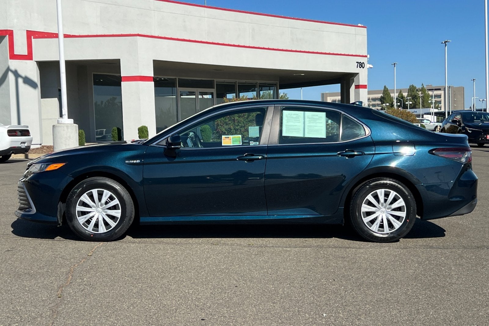 2021 Toyota Camry Hybrid LE