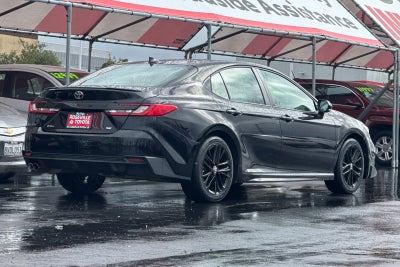 2025 Toyota Camry SE