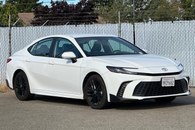 2025 Toyota Camry SE