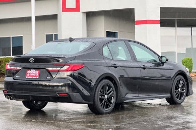 2025 Toyota Camry SE