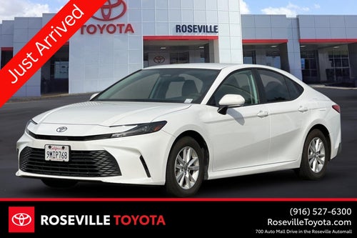2025 Toyota Camry LE