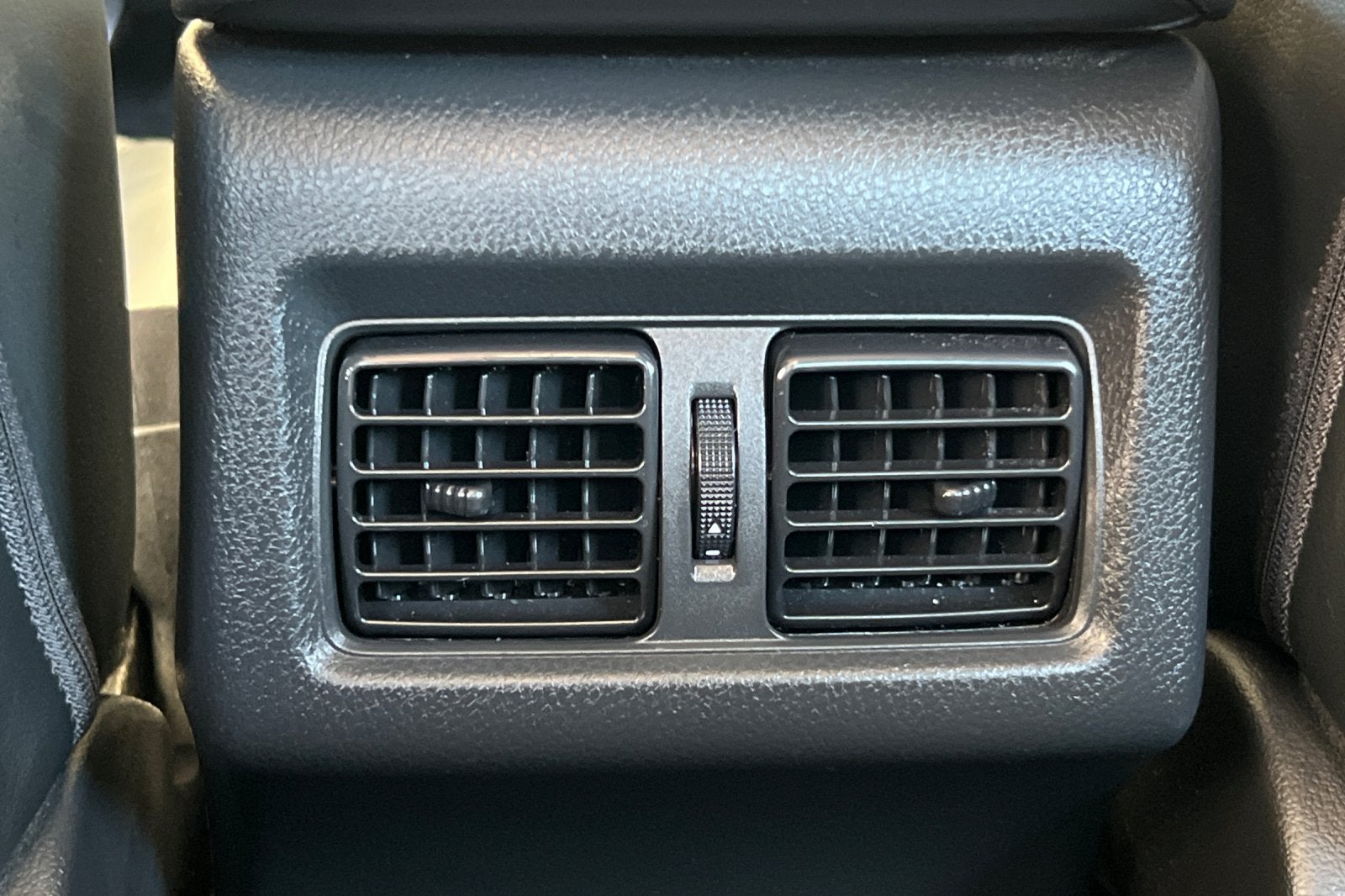 2023 Toyota Camry Hybrid XLE