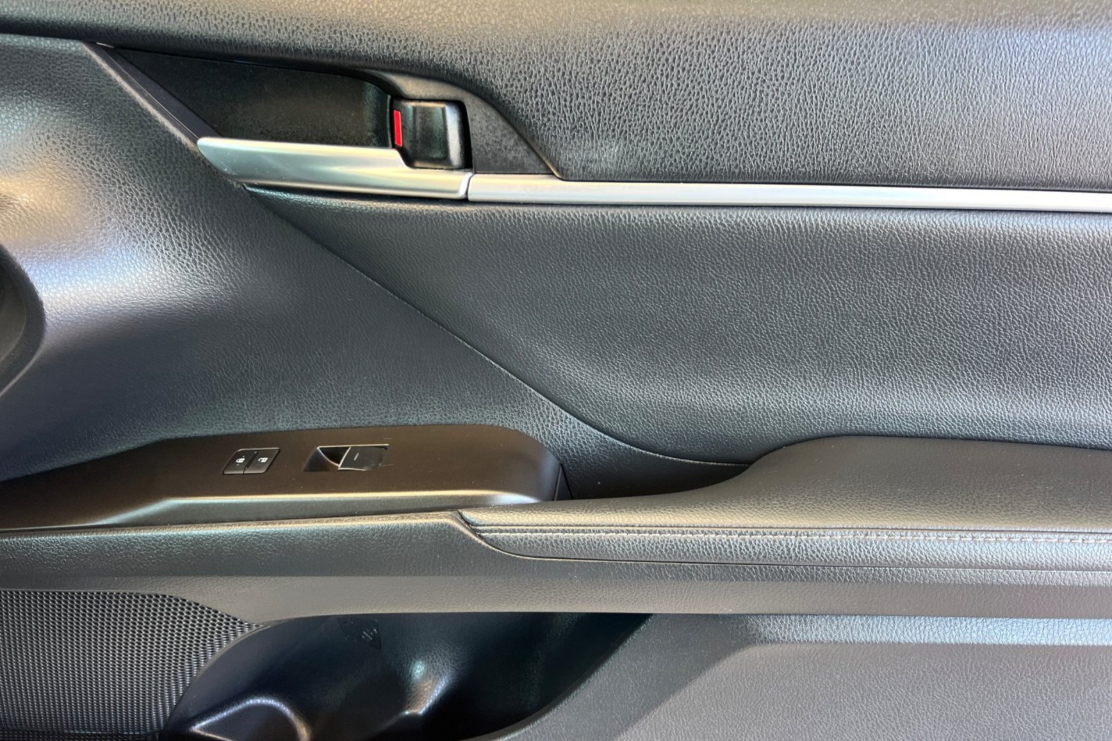 2023 Toyota Camry Hybrid XLE
