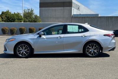 2023 Toyota Camry Hybrid XLE