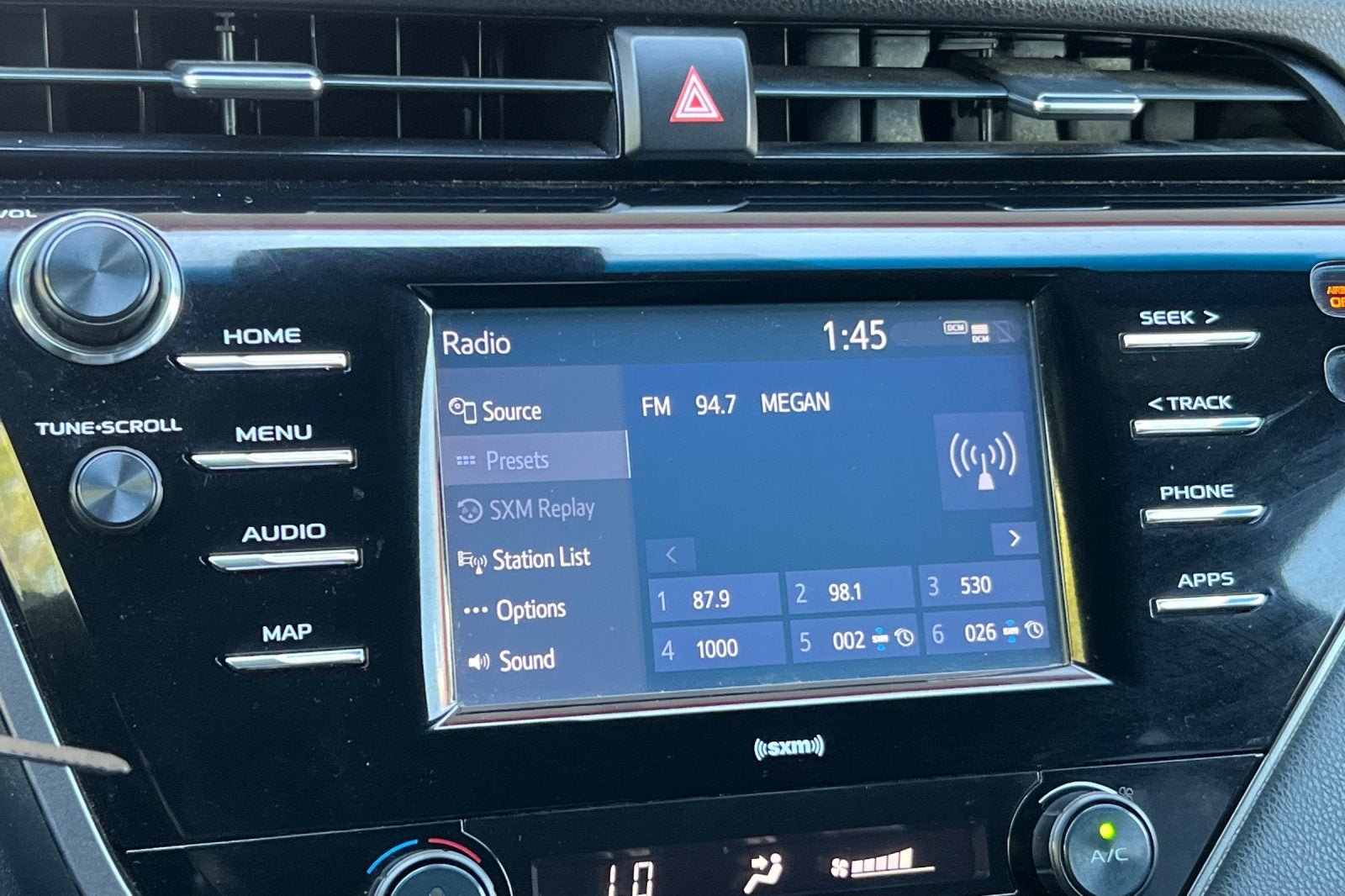 2020 Toyota Camry SE